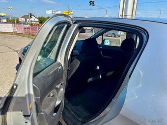 Peugeot 308 1.6i 2011 - 5