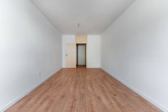 Jedinečný 4-izbový byt, 132m2 pri centre mesta s terasou - 5