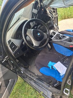 Predám v celku na diely. Bmw 118d - 5