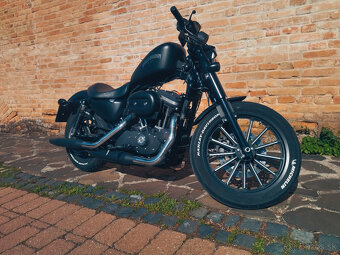 HARLEY DAVIDSON Iron 883 - 5