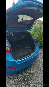 Predám Hyundai i30 combi r.v. 2017 - 5