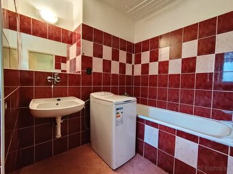 ZNÍŽENÁ CENA Priestranný 2+1 izbový byt blízko centra - 5