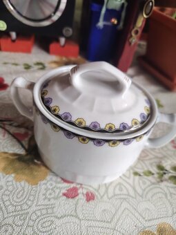 Taniere šalky a iné - 5