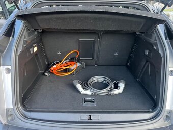 3008 1,6 Benzín GT Hybrid 133kW Top stav - 5