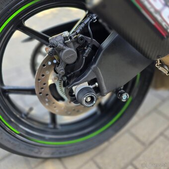 Kawasaki ZX6R čierna 2025 - 2380 km - SC Project - 5