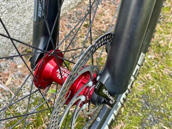 CUBE LTD CC 2012 · 100 mm FOX 32 vidlica · Shimano Deore XT - 5