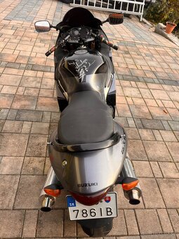 Suzuki GSXR 1300 Hayabusa - 5