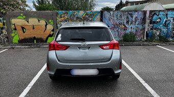 Toyota Auris - 5