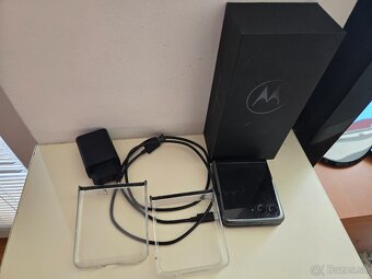 Predám Motorolu Razr 40 Ultra - 5