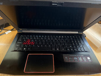 Acer Predator Helios 300 Obsidian Black kovový - 5