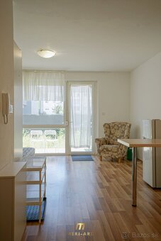 1,5 izbový zariadený byt, predzáhradka, parkovanie, RAJKA - 5