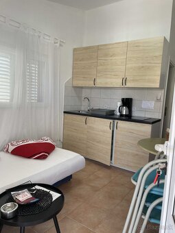 Chorvátsko, dovolenka, apartmány, 2 PLÁŽE na jednom mieste - 5