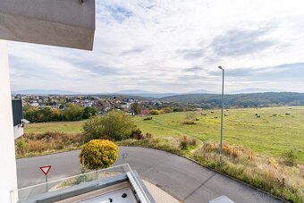 NA PREDAJ MODERNÝ 3-IZBOVÝ BYT S KRÁSNYM VÝHĽADOM - 5