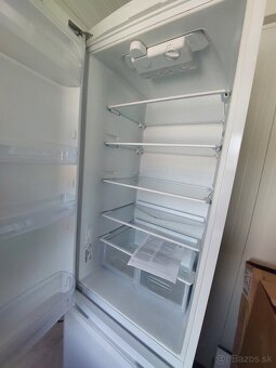 Chladnička z mrazničkou Indesit - 5