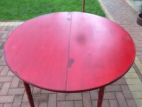 Okrúhly stol červený masivny rozkladací - 5