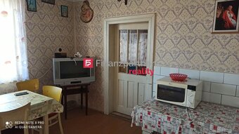 Polovičný podiel na staršom rodinnom dome, 15 árov, Výčapy O - 5