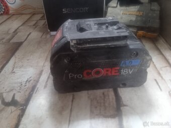 Predám baterku bosch 8.0Ah a vistupim 18V do aku srobovacku - 5