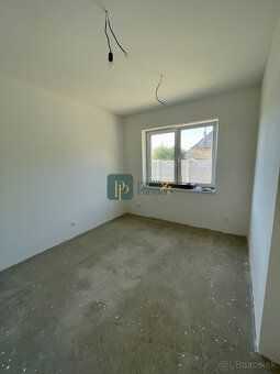 Predaj 4.izbový rodinný dom,novostavba, Mojmírovce 14km od N - 5