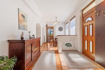 Rodinný dom s vidieckým štýlom na predaj v obci Tomášikovo - 5