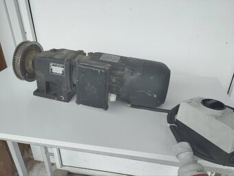 Elektromotor s prevodovkou - 5