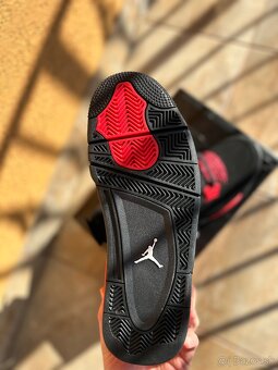 Jordan 4 retro Red Thunder - 5