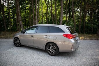 Toyota Auris Touring Sports 1.6 l Valvematic - 5