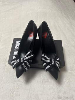 Kožené lodičky s mašľou zn. Love Moschino originál - 5