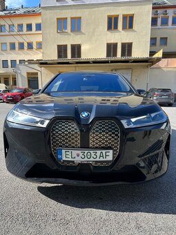 Predam BMW ix40 - 5