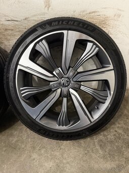 Letná sada 5x120 R19 , 235/45/19 MG Marvel - 5