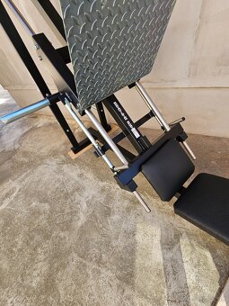 Legpress šikmý 45° s vodiacimi kolieskami - 5
