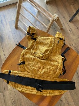 Rischino ergonomický nosič HONEY MAGIC ART - FLEXIBLE - 5