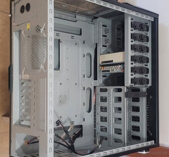 Predám skrinku Coolermaster HAF - 5