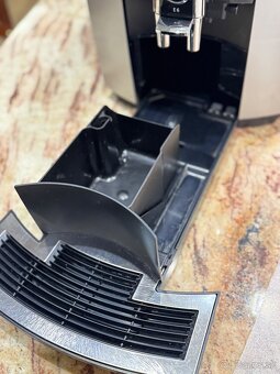 Automatický kávovar JURA E6 - 5