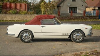 Alfa Romeo 2000 Spider 1961 - 5