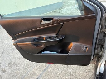 Rozpredam VW Passat variant b6 2.0tdi - 5