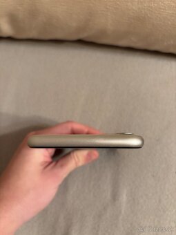 Predám iPhone 11, 64gb white - 5