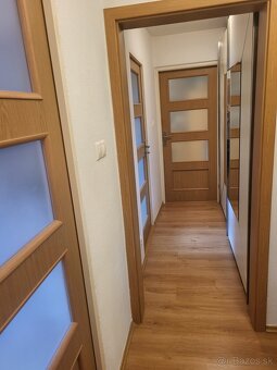Predám 4izbovy prerobený, zariadený a klimatizovaný - 5