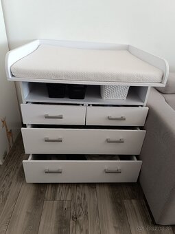 Prebaľovací pultík s komodou - 5