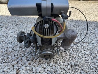 Predám funkčný 2t motor s remenicov - 5