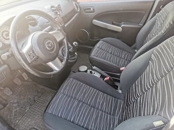 Predam Mazda 2 - 5