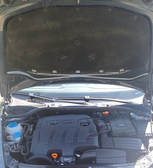 Škoda Octavia 2 combi   1.6  77kw  2012 - 5