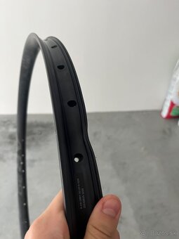 Predám MTB ráfik Race Face AR 30 Offset 27,5” – 32 dier - 5