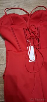 Červené spoločenské šaty - 5