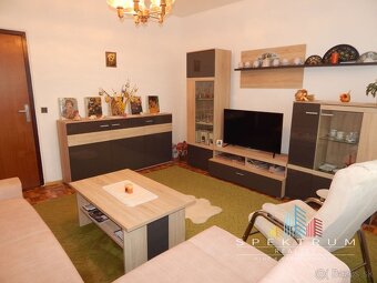 EXKLUZÍVNE-SPEKTRUM REALITY- Na Predaj 2-izbový byt, 50 m2 s - 5