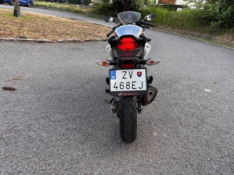 Honda cbr125 - 5