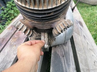 Motor na Jawa 250 perák - 5