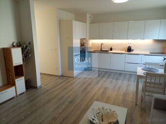 Ponúkame na prenájom 2-izbový byt s veľkou terasou - 5