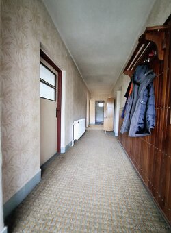 Rodinný dom s veľkým pozemkom na predaj - 5