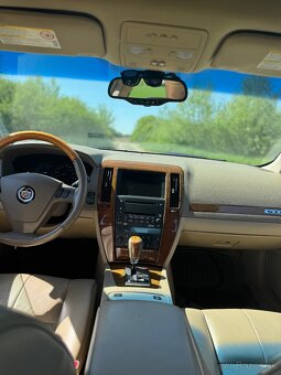 Cadillac STS - 5