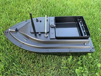 Zavážacia zakrmovacia loďka s GPS - 5